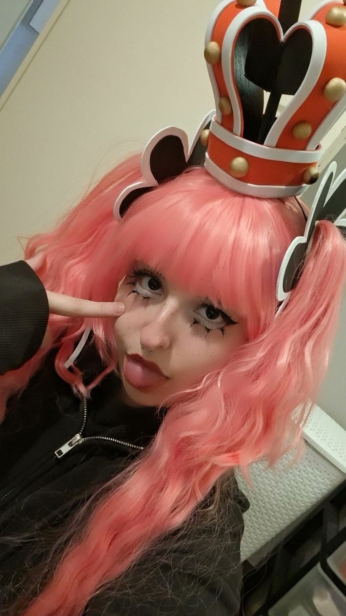 𝔏𝔲𝔠𝔯𝔢𝔱𝔦𝔞 🦇 𝐺ℎ𝑜𝑠𝑡 𝑃𝑟𝑖𝑛𝑐𝑒𝑠𝑠.*♱ tweet media