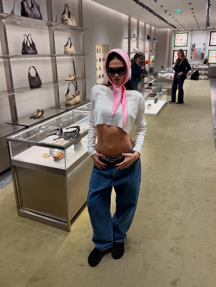 pop vibes tweet media