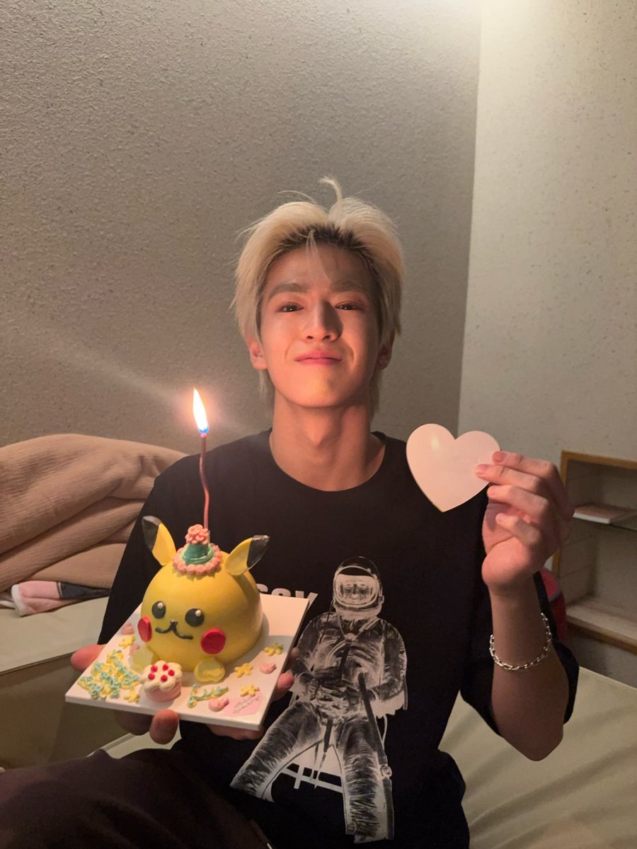 ⌗⁺₊ ໑ 🎀: บอตอ ★ ˎˊ˗ tweet media