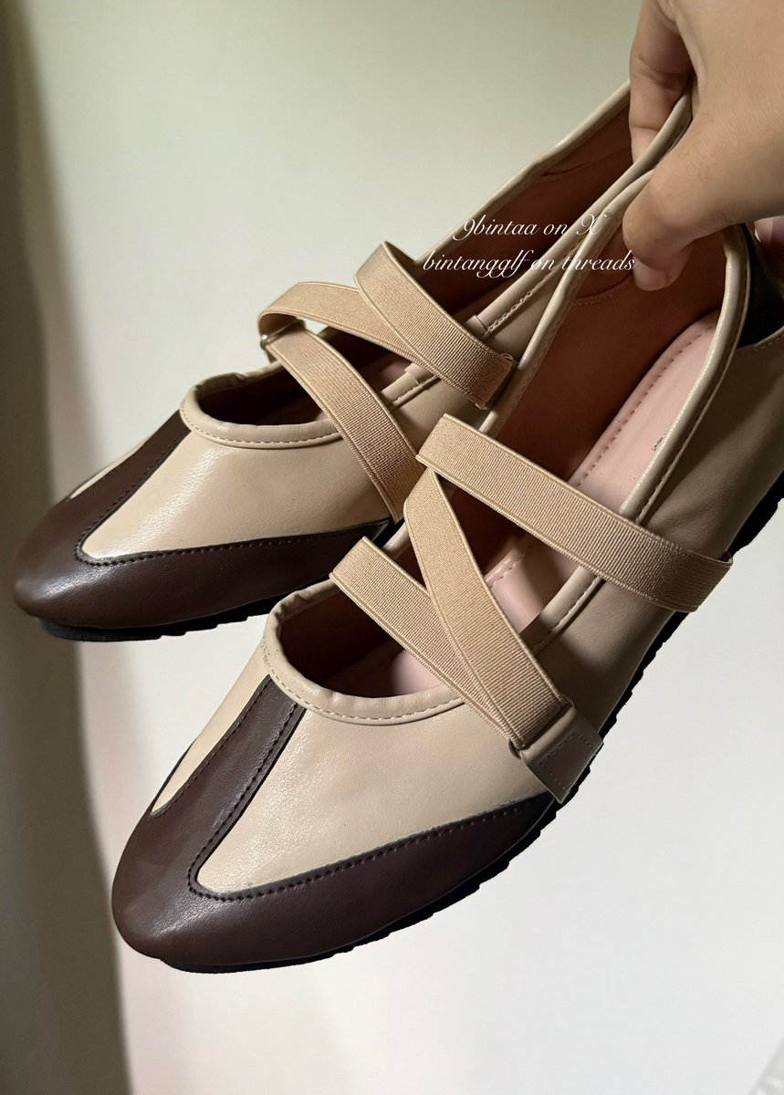 sebagai pecinta flatshoes aku tergolong picky, jadi ga cuman liat cakepnya aja… tapi HARUS NYAMAN. switch ke LOKAL brand beneran gak rugi👍🏻￼