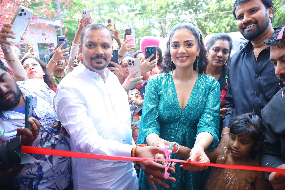 Cine Chit Chat tweet media