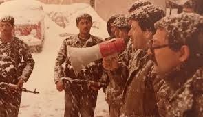 The solo historian tweet media