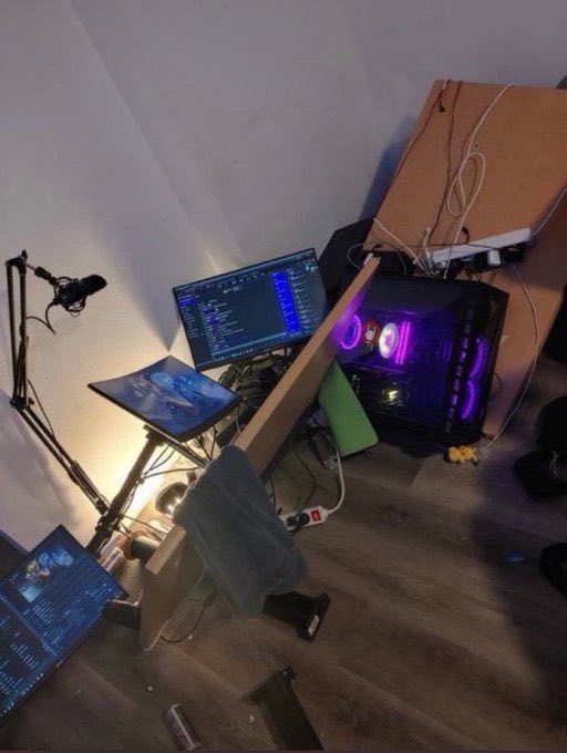 discord went down in the middle of esex. FUUUCCKKKKKK