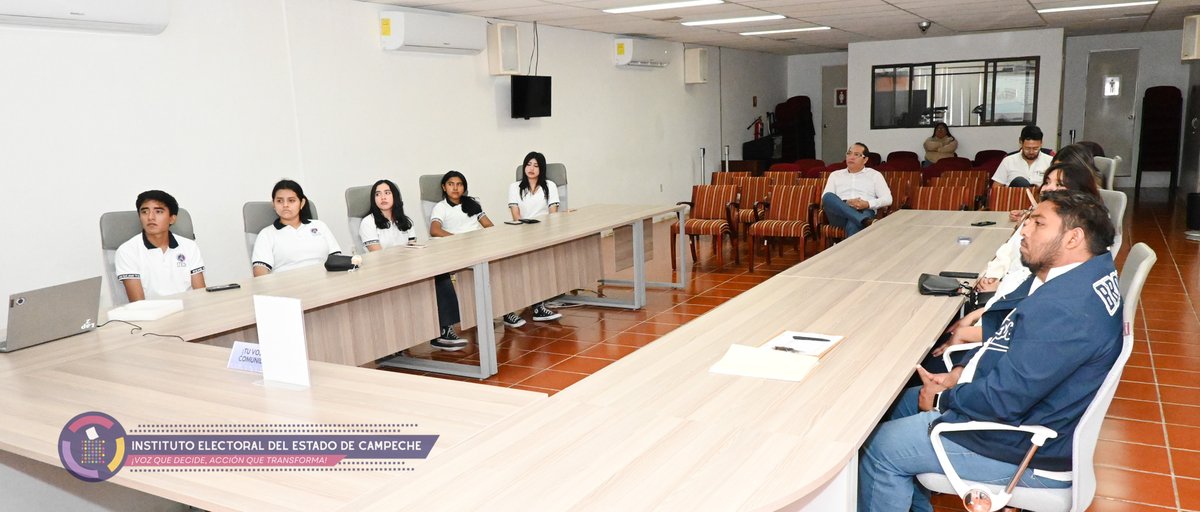 IEECampeche's tweet photo. El IEEC llevó a cabo la plática "Generalidades del Instituto Electoral del Estado de Campeche", dirigido al alumnado de la Licenciatura en Derecho de la Universidad @itesrene.
#IEEC #Direccioneducacioncivica #ParticipacionCiudadana #Vozquedecide #accionquetransforma https://t.co/WTYwqDRHwM