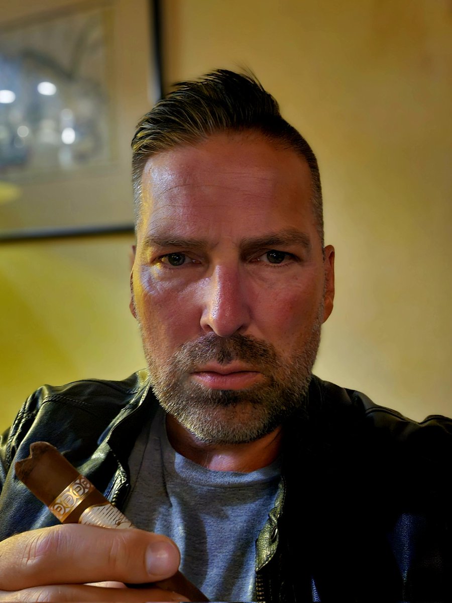 Karaoke Andi tweet media