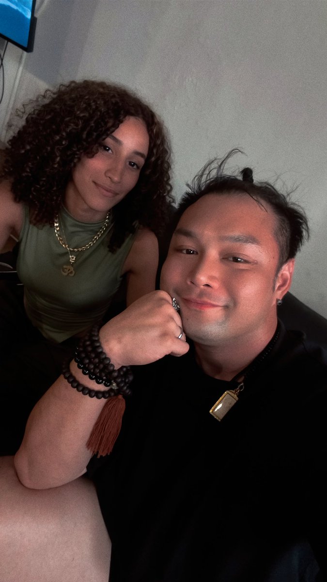 JDesire3359's tweet photo. Your perfect travel companion with a boyfriend experience. Confident, attentive, and fluent in English.
#TravelCompanion #BoyfriendExperience #TravelBuddy #HostVibes #SoloTravelPartner #VIPExperience #陪玩 #旅行伴侣 #男友体验 #私人导游 #高端陪伴 #轻松旅行 #一起玩 #贴心陪伴 https://t.co/JCRbuBTkr4
