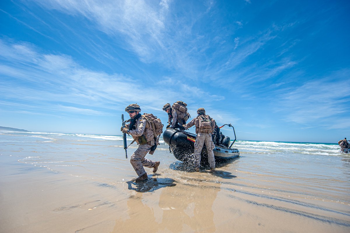 Armada_esp's tweet image. 🌊La proyección del poder #naval permite influir en tierra sin necesidad de presencia permanente.

⚔️#Movilidad, alcance y capacidad de respuesta en cualquier momento.

#SomosLaArmada #ParaTi