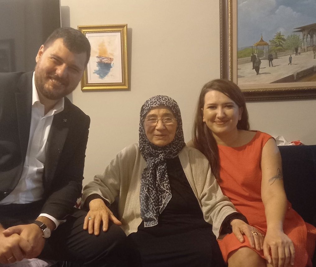 Gökçe Gökçen tweet media