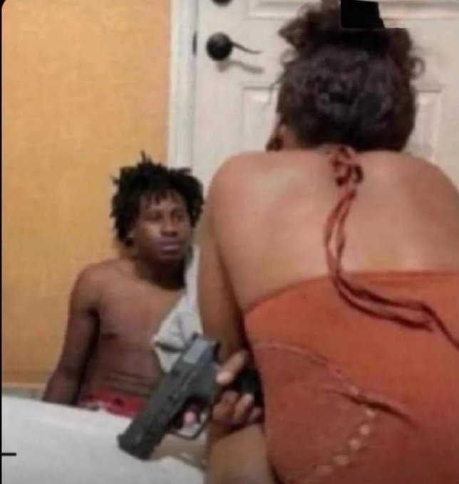 guys help me beg my babe she see wetin I dey type for that +234 girls trend 😩

Me: Biosphere, Atmosphere, Stratosphere but loosing you is all I fear my love