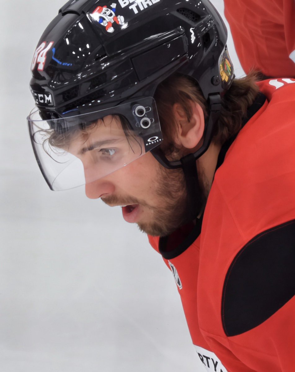 mandyhawk19 tweet media