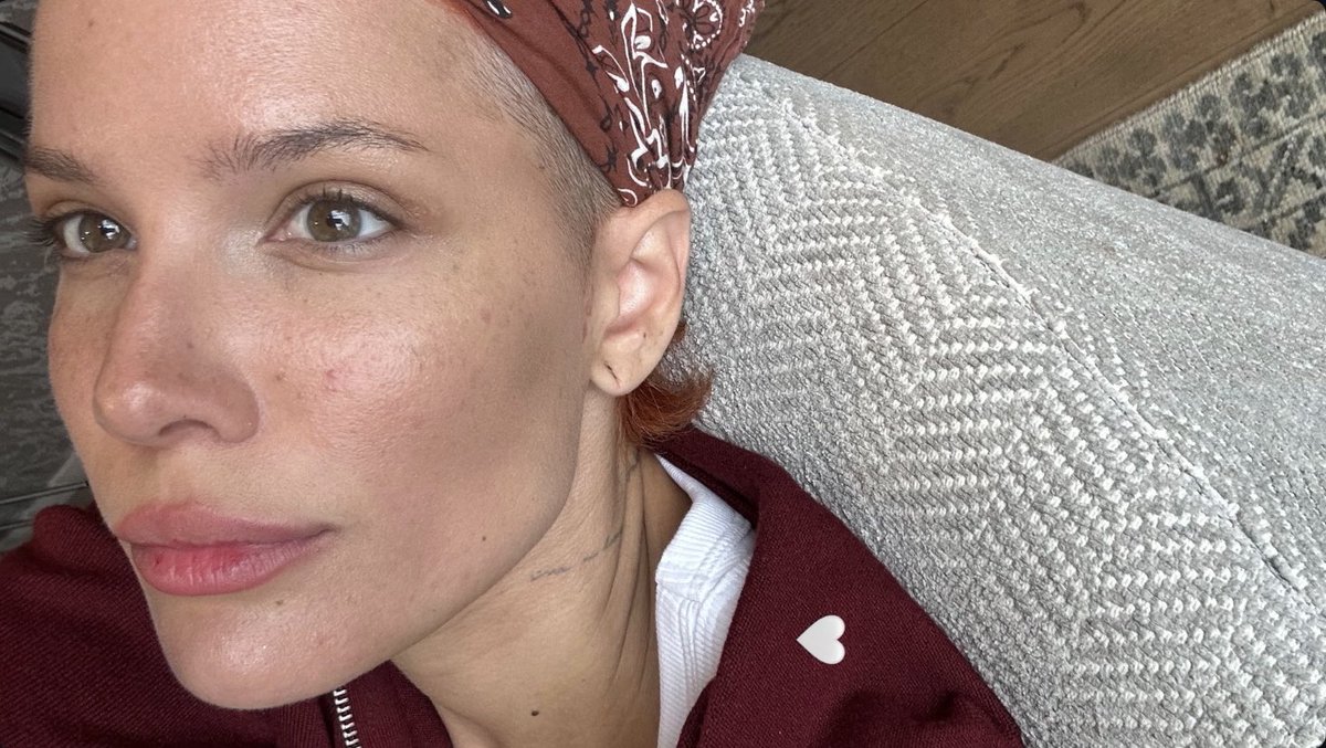 O ROSTO PERFEITO! Halsey via Instagram Stories 🤍