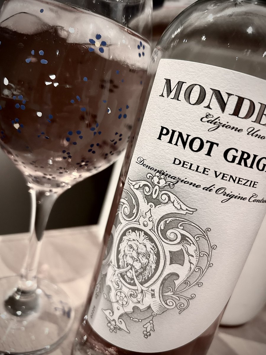 Lady Hellington-Boots tweet media