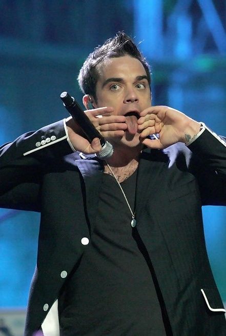 hourly Robbie Williams tweet media