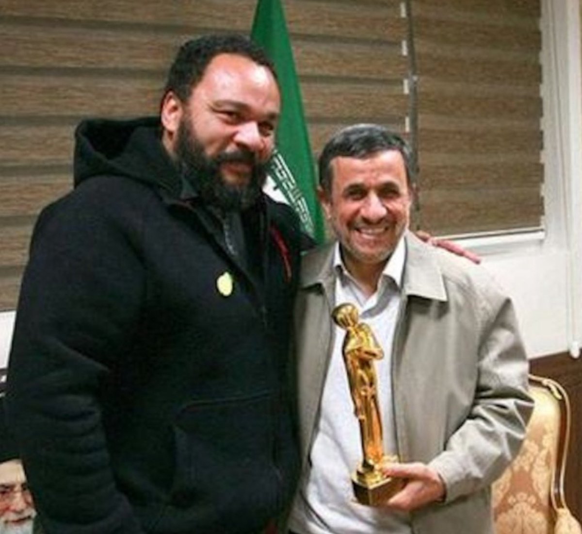 Shayli17 🐸Q☔️ tweet media