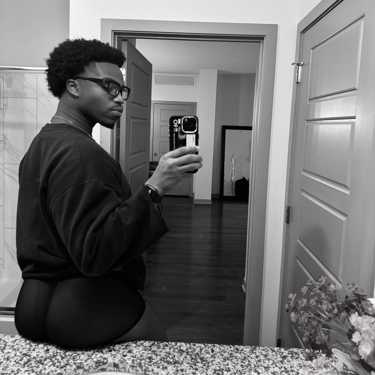 𝚖𝚊𝚛𝚔 🌙 tweet media