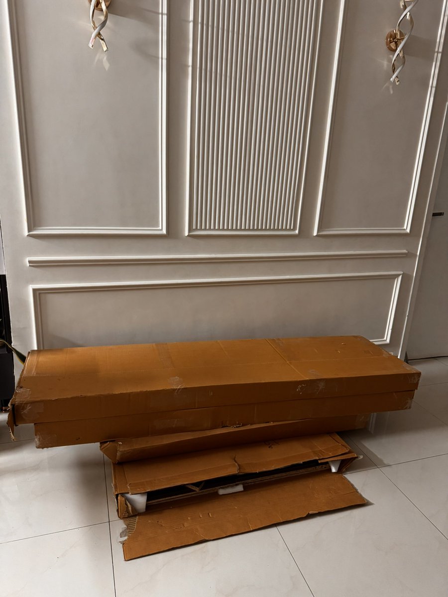 sanjay0630's tweet photo. @WakefitCo 12 days of inaction after reporting on Mar 12! Replacement only on Mar 24? My home is a mess for 2 weeks. Why should I suffer this? @Wakefit refund the order—service failure. https://t.co/GhJ3ZZXVKO