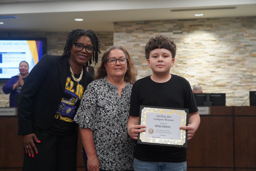 EvermanISD's tweet photo. Even more students and staff that were highlighted in last nights board meeting. Congratulations!
#EISDALLIN https://t.co/ydis4XTWB5