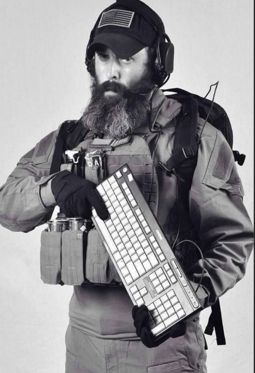 ::::::::: tweet media