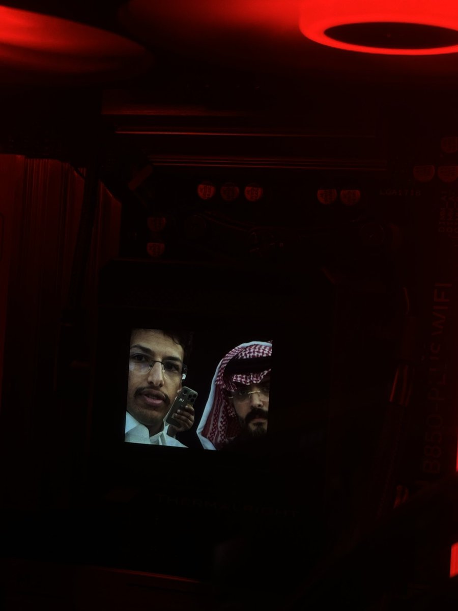 October2_10's tweet photo. فضاوة https://t.co/PtKujcEeit