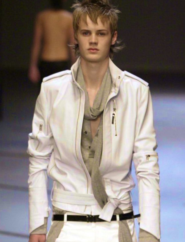 asdf9p78ddkghlasf3 tweet media