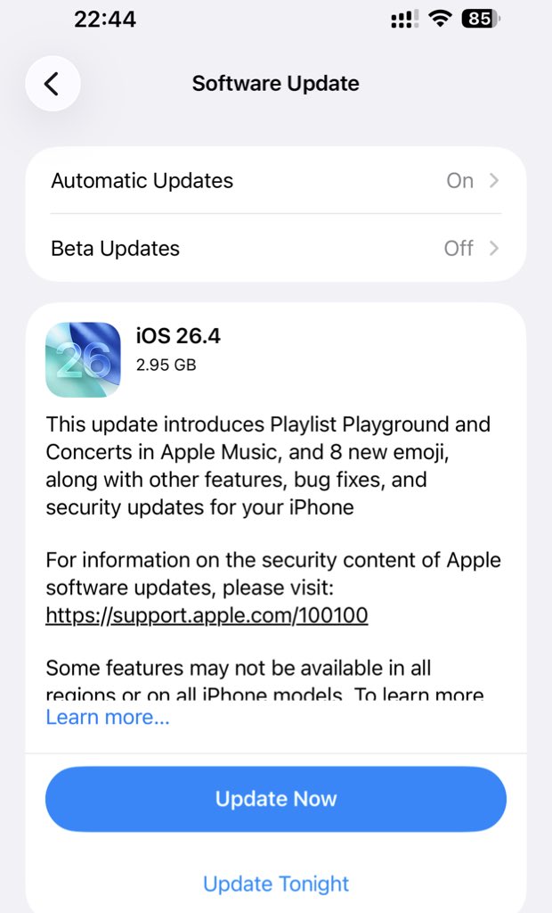 اپل پدسگ من چجوری از زیر بمبارون با اینترنت گیگی ۱ میلیون تومنی، ۳ گیگ دانلود کنم!!!
اونم برای ۸ تا ایموجی، تف به ذاتت🤦🏻‍♂️