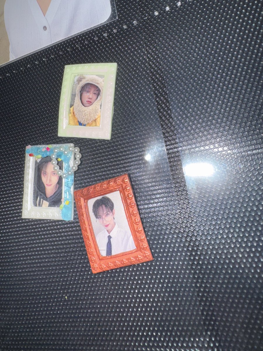 xurin 🥀 tweet media