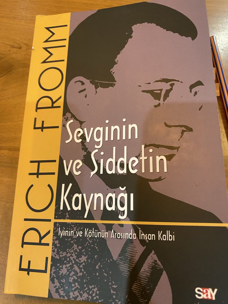 ozc_nn's tweet photo. “Narsisist kişiler, eşini kendisinin bir uzantısı olarak görür, onun değerini kendi varlığıyla ilişkilendirir. Kendini daima üstün tuttuğu için ona karşı derin bir bağ hissetmez” https://t.co/KXAHKcn6Vn