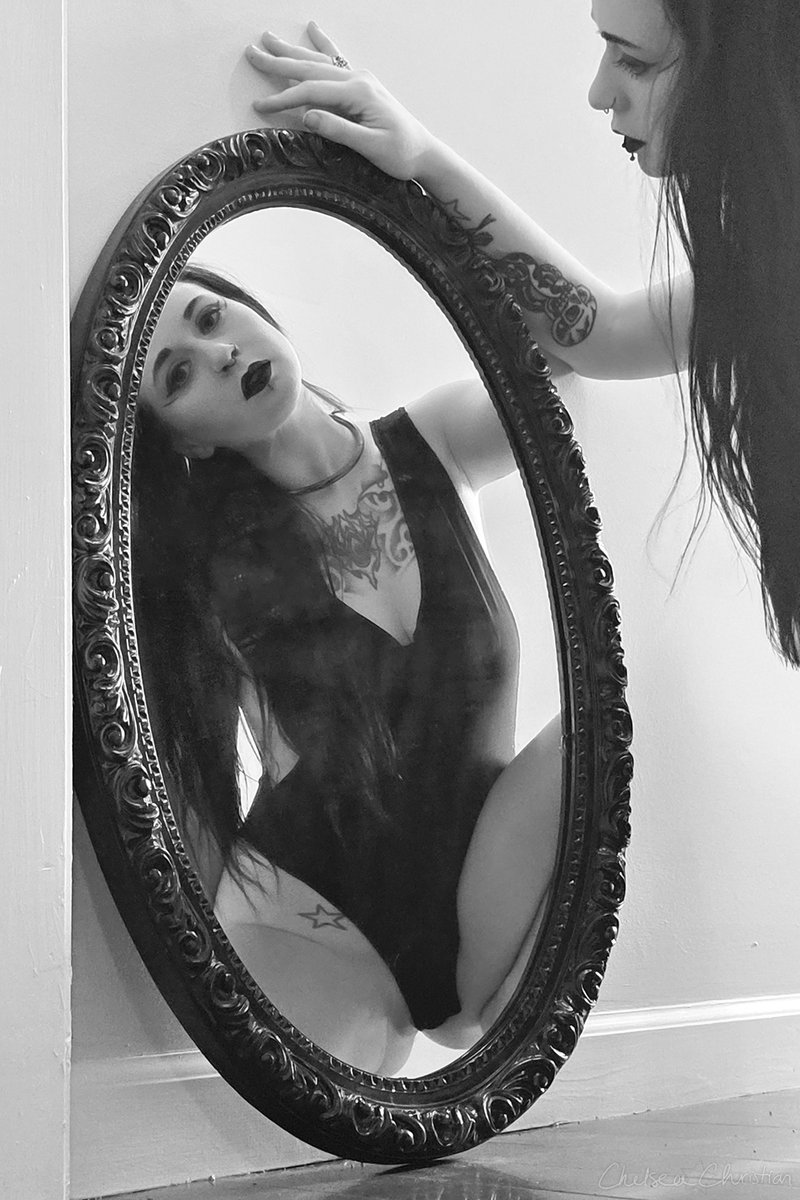 Chelsea Christian 🗡🔮 tweet media