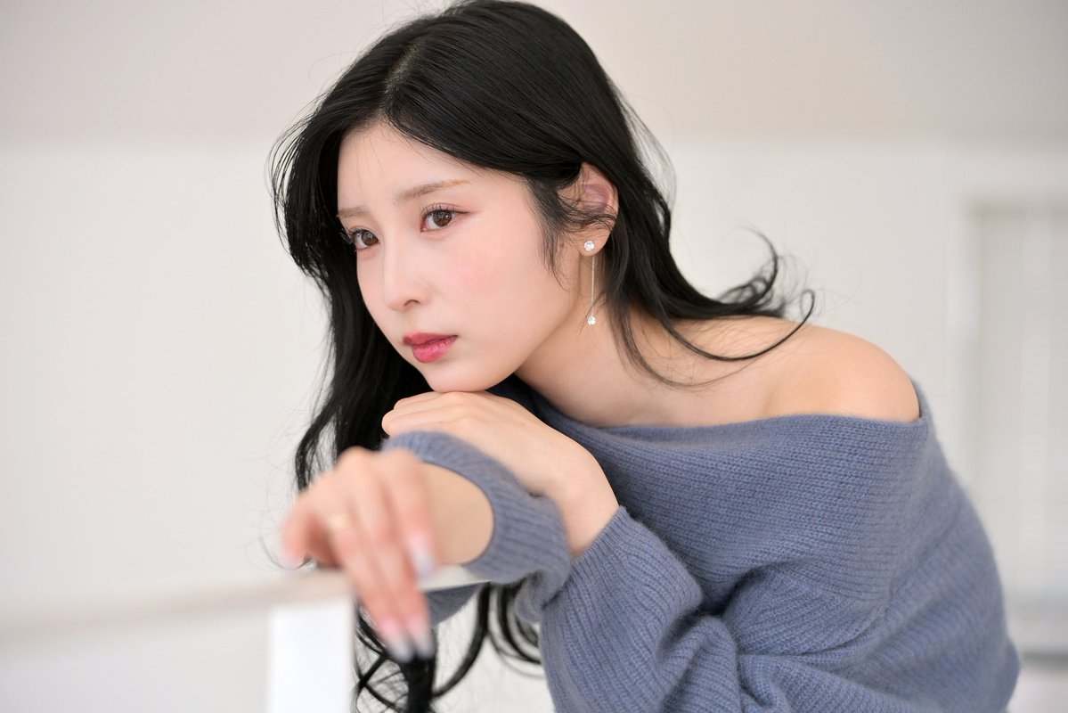 とにー tweet media