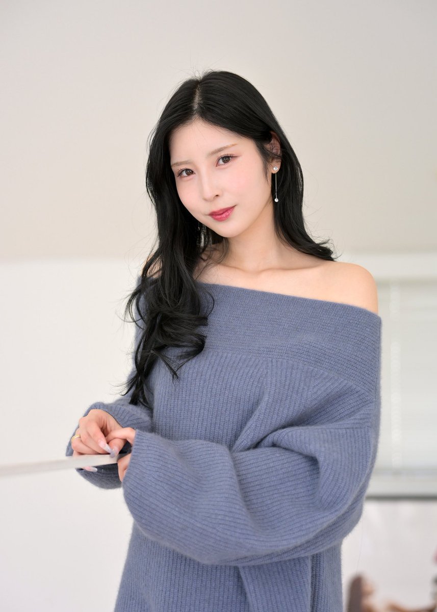 とにー tweet media