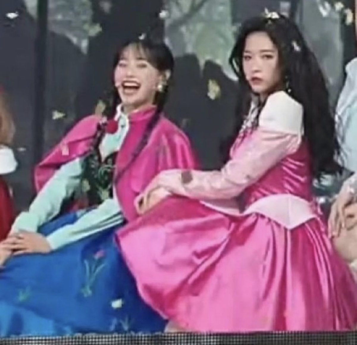 chuu.lvr tweet media