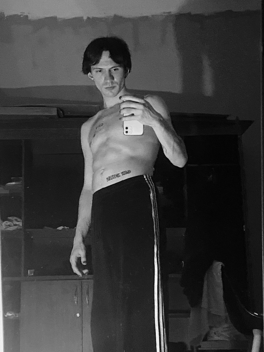 тьома tweet media