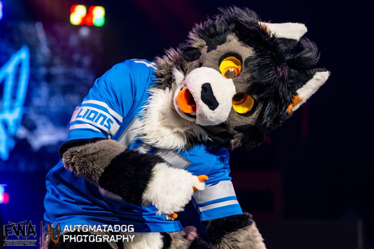 sioudooks's tweet photo. Waddupdoe!! Time for a new pinned post methinks :]

I’m Siou Dooks! Ex-mascot, dancer, performer, and sports lover (#onepride #LGRW #Detroitbasketball #Repdetroit)

My fursuit was made by @ariko_creations 

Find me elsewhere —> sioudooks https://t.co/swGFPSvOSx