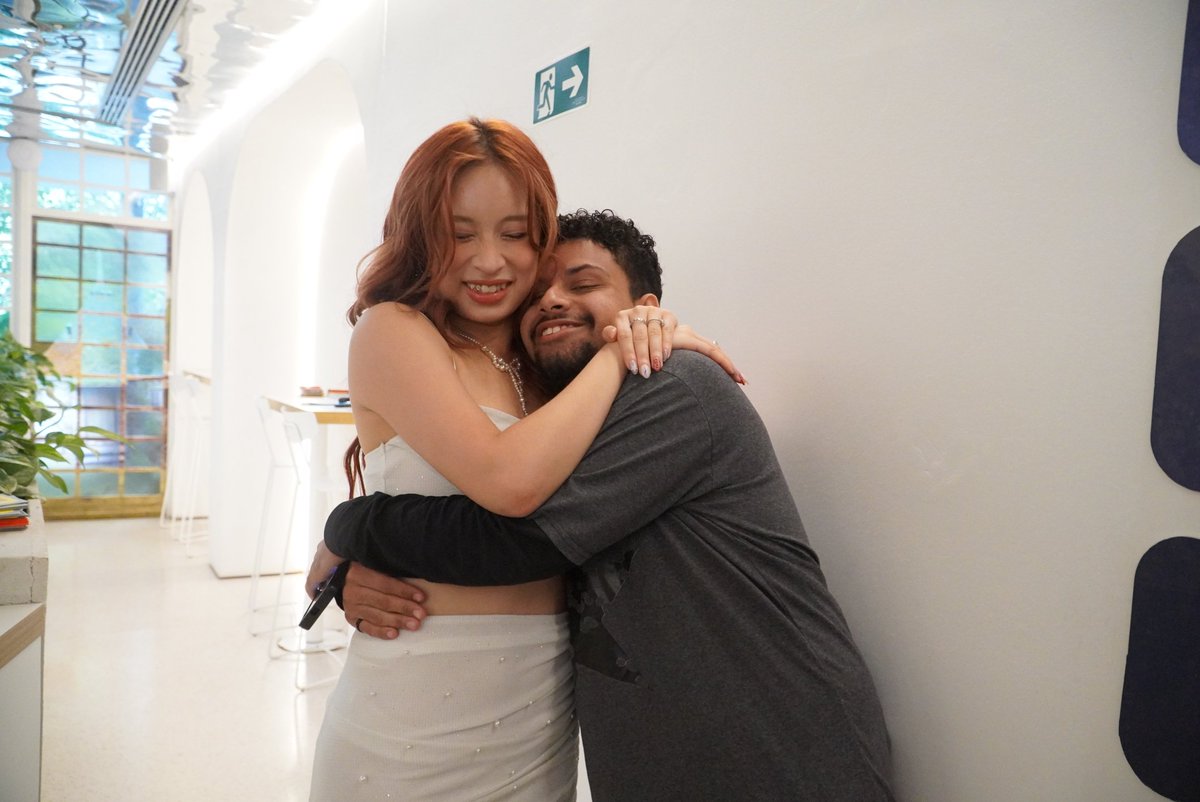 thecherrynanjun's tweet photo. ainda estou processando sábado.. que dia maravilhoso,  foi perfeito demais conhecer a ariel fora dos palcos também! amo ela, minha girl from HK 💙💙 https://t.co/CkL2af3UDN