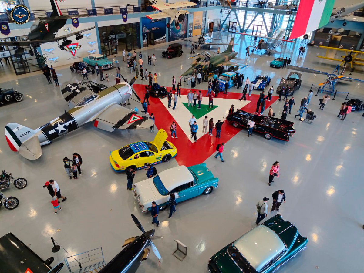 ComandanteFAM's tweet image. La #FuerzaAéreaMx recibió con gran entusiasmo la "Expo Impacto" en el Museo Militar de Aviación #MuMA en Santa Lucía, Edo. Méx.

Agradecemos de corazón a todas las familias que con alegría nos acompañaron a disfrutar la exposición de automóviles y motocicletas antiguos, clásicos
