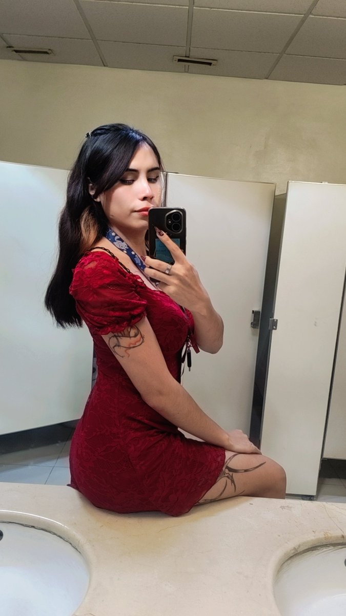 Volkii18's tweet photo. Darks, sí 
Nalgona también 
Que más quieren? 

#trans #transgender #transcdmx #cdmx #vestido #rojo #hotbody #pechos https://t.co/Jrb91PJcCl