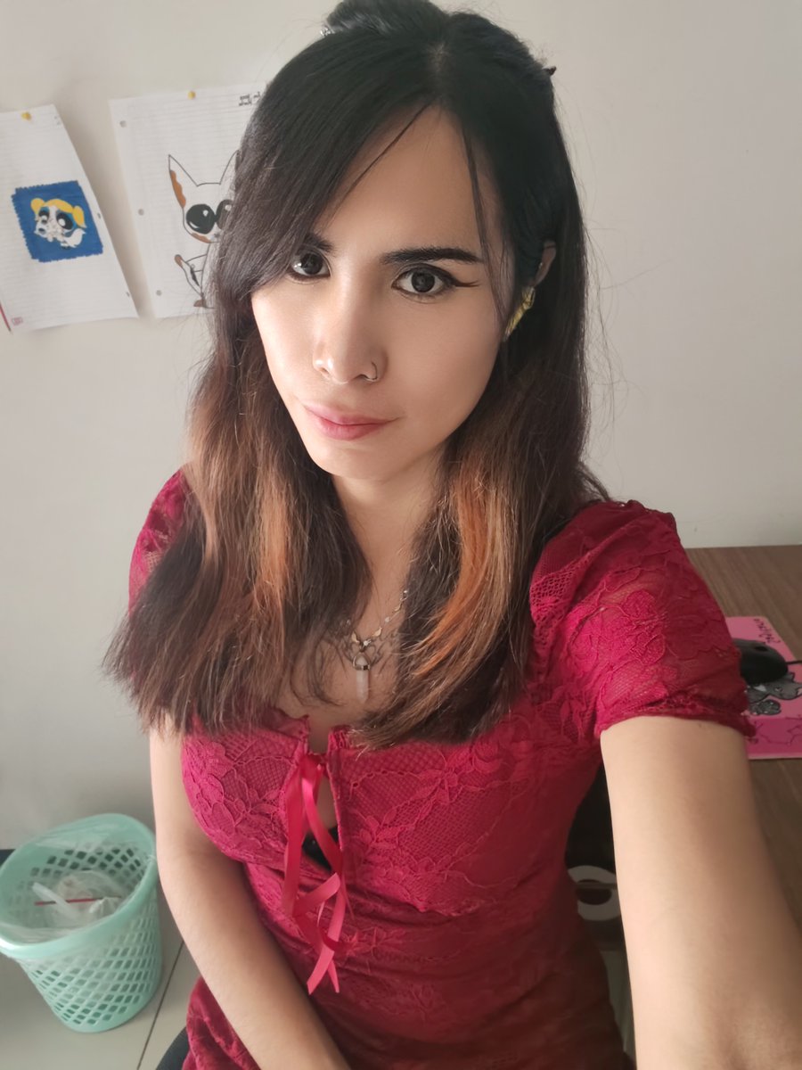 Volkii18's tweet photo. Darks, sí 
Nalgona también 
Que más quieren? 

#trans #transgender #transcdmx #cdmx #vestido #rojo #hotbody #pechos https://t.co/Jrb91PJcCl