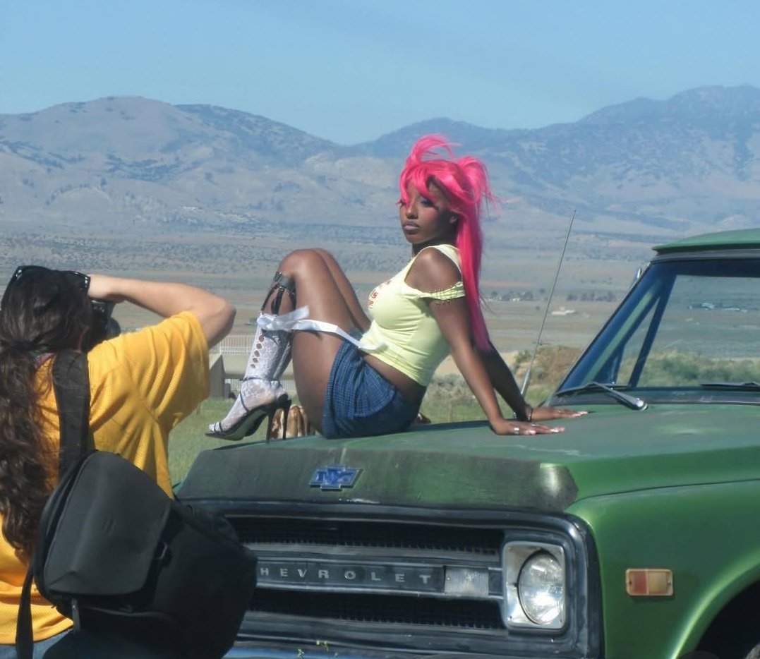 Alemeda Crave tweet media