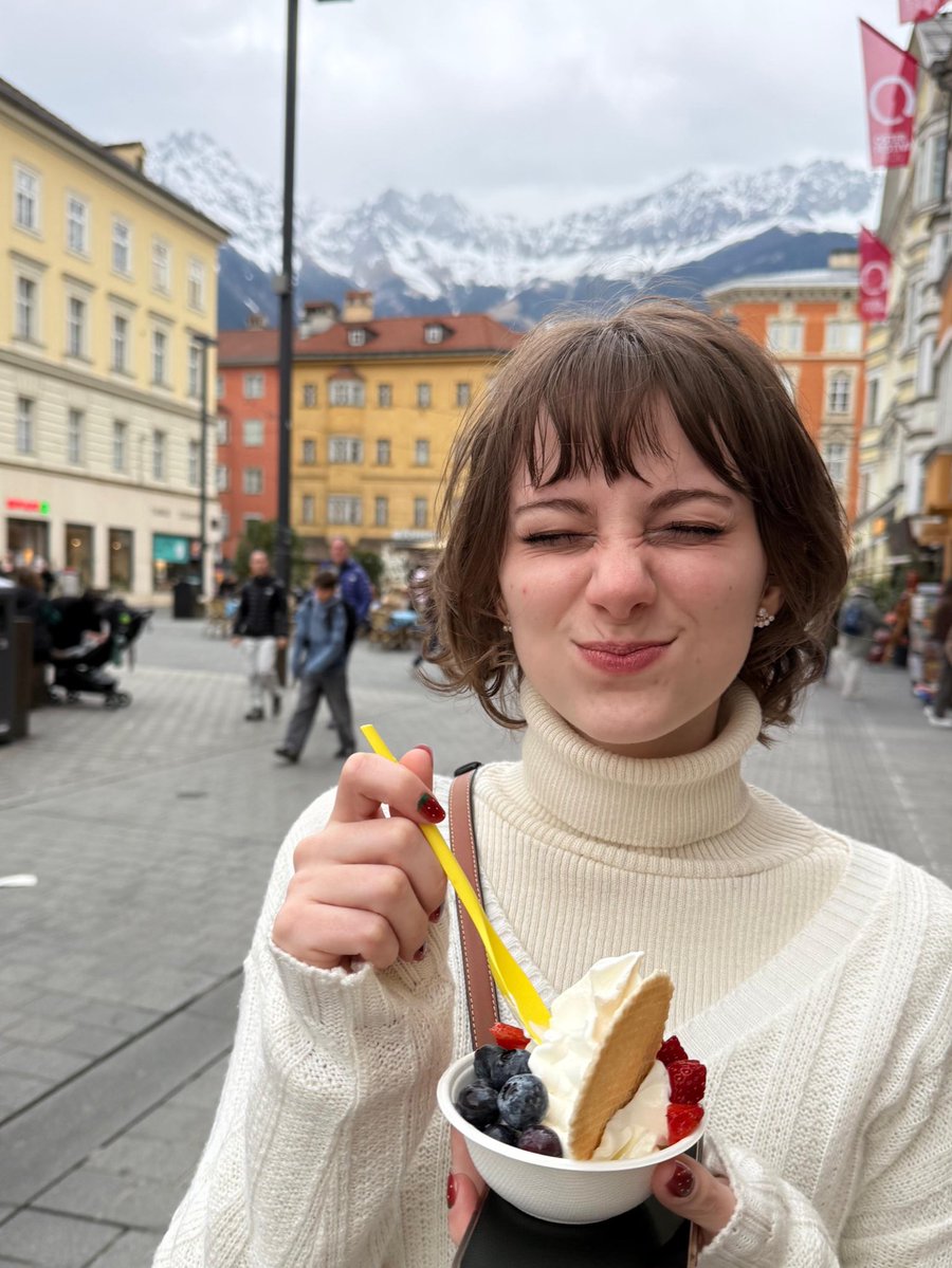 maeve # 🦇🕰️ tweet media