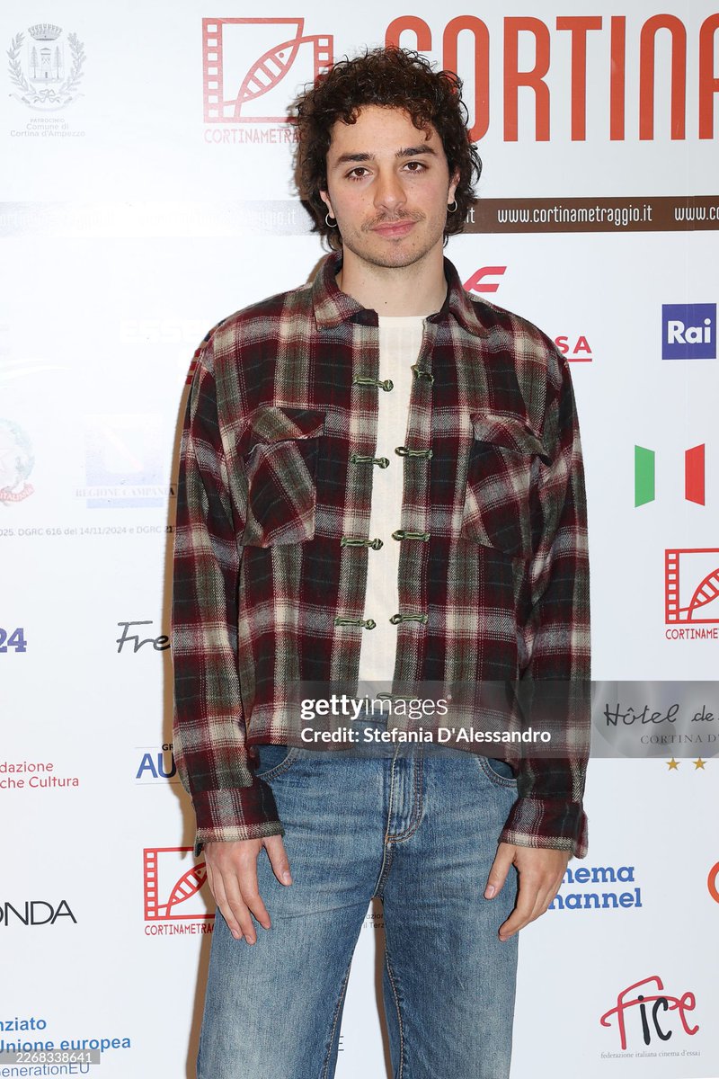 serena 🫐 tweet media