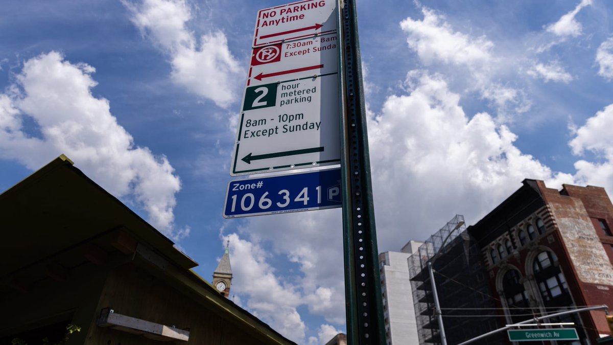 NYUWagner's tweet photo. Associate Professor of Urban Planning and Transportation Policy Zhan Guo was quoted on @CNBC, discussing the possibility of New York City charging for parking on residential streets.

https://t.co/etRMW3txoh https://t.co/tAF4qF1egI