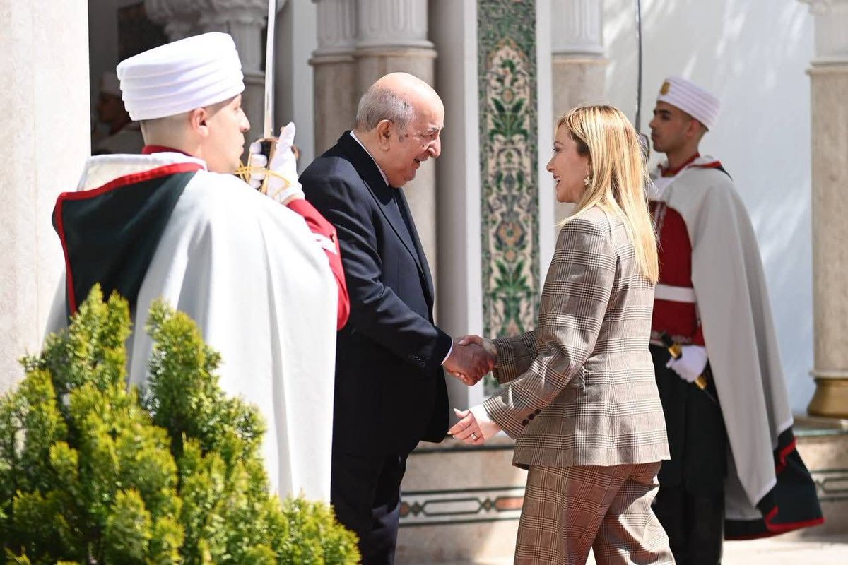 Ambassade d'Algérie en France سفارة الجزائر بفرنسا tweet media