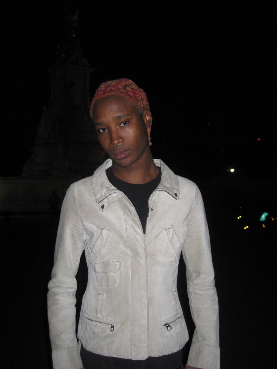 hitler reinkarnated tweet media