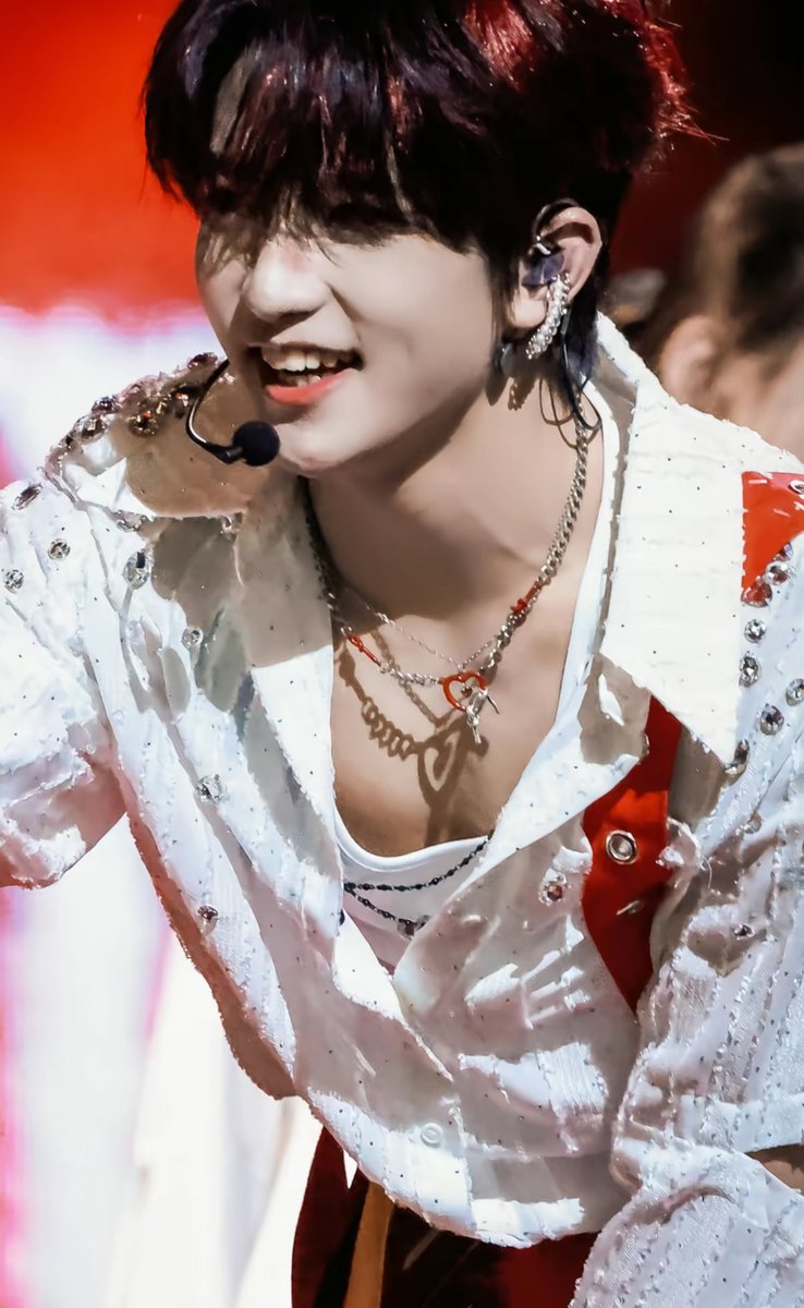 PLm105k_ tweet media