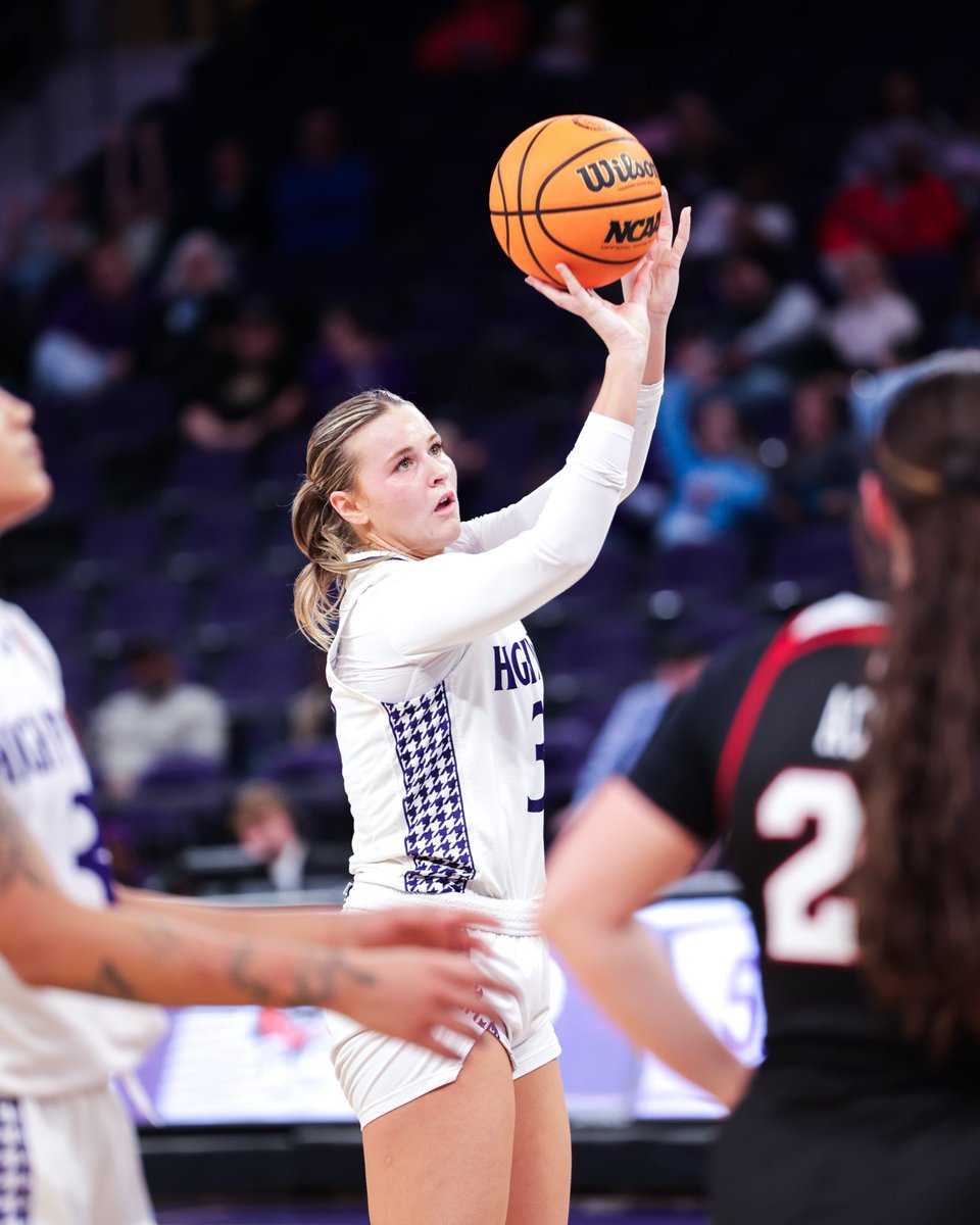 HPU Women's Basketball tweet media