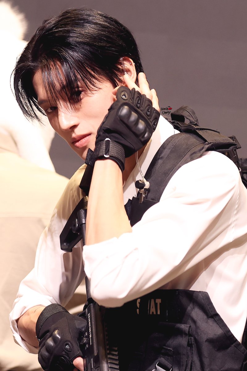 ๋ธ๋์ฒด๋ฆฌ๐ค black cherry๐ tweet media