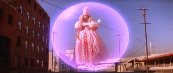 Gibboanxious's tweet photo. Wild at Heart (1990) 

dir. David Lynch https://t.co/gjQTHKdR87