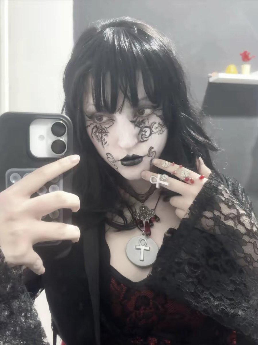 alkım☥ tweet media