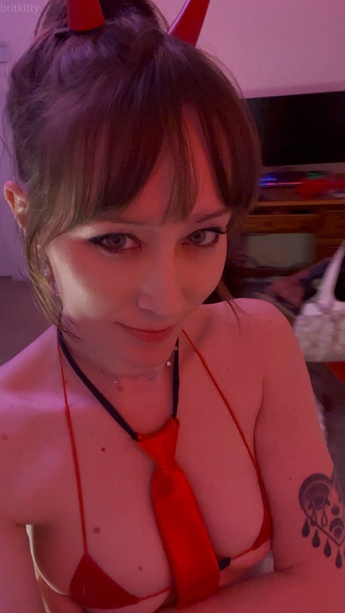 ✧ ʙʀiᴛᴋiᴛᴛy ✧ 🦎 tweet media