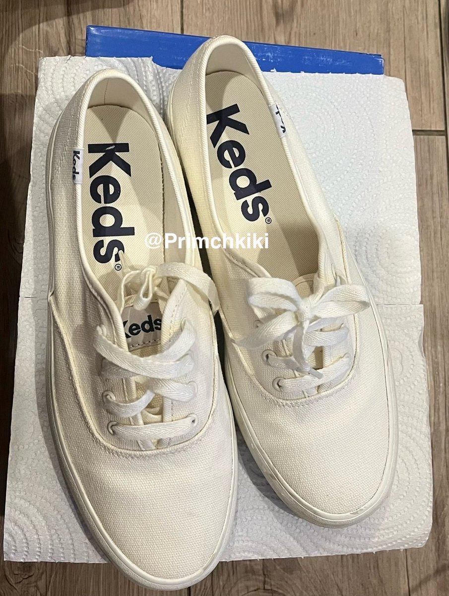 Primchkiki's tweet photo. ส่งต่อรองเท้า Keds US7.5  (size US 6 (37.5) รองเท้าอื่นใส่ได้ค่ะ) ใส่ถ่ายรูปรับปริญญาครั้งเดียว (ขอดูเพิ่มเติมได้, ไม่แน่ใจ size ทักมาสอบถามได้ค่า
✨แท้ อุปกรณ์ครบ
💸750 ส่งฟรี 

#ส่งต่อรองเท้า #รองเท้ามือสอง #รองเท้าvans #ส่งต่อvans #รองเท้ามือสองของแท้ #รองเท้ามือ2 https://t.co/ivz1aI2Geo